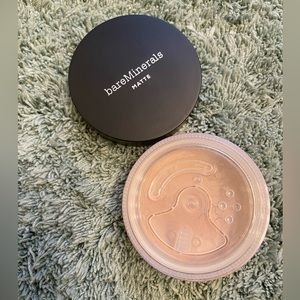 🚨NWT**BARE MINERALS MATTE FOUNDATION- FAIRLY MEDIUM 05